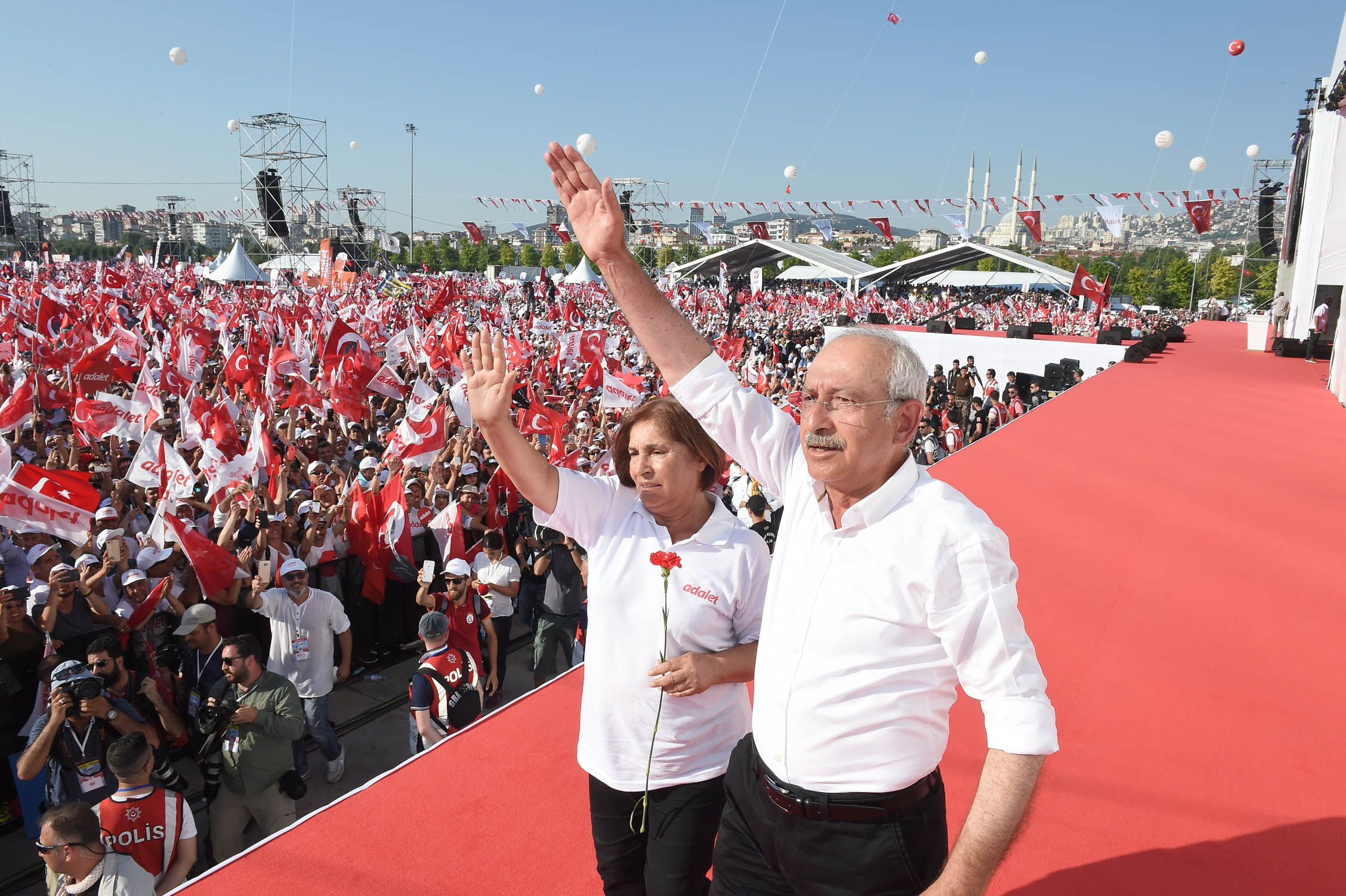 CHP nin seçim sloganı dikkat çekti