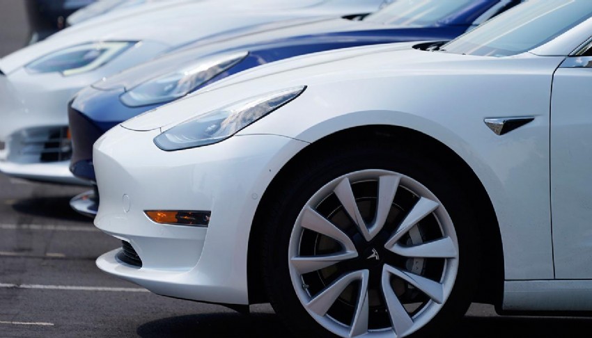 3 milyon Tesla geri  çağrıldı