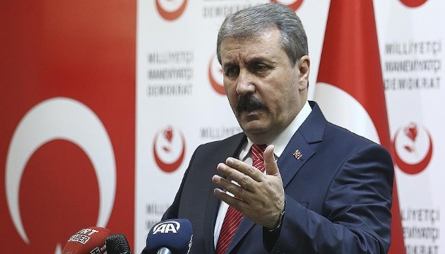 Mustafa Destici'nin aracı kaza yaptı