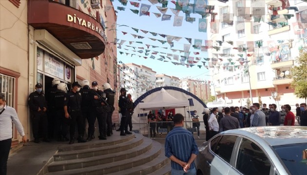HDP ilçe eş başkanları gözaltına alındı