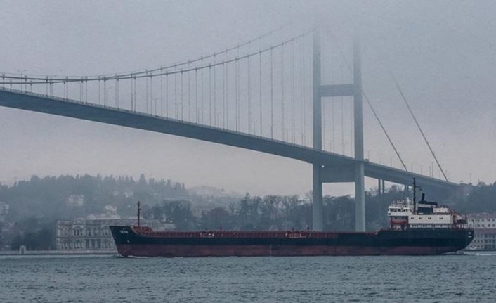 İstanbul Boğazı nda gemi geçişleri askıya alındı