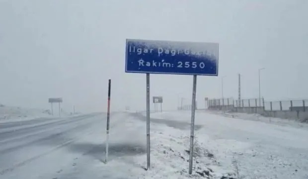 Ardahan da mevsimin ilk karı! Beyaza büründü