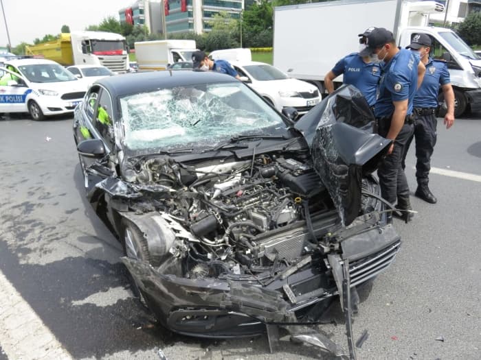 AK Partili Milletvekili trafik kazası geçirdi