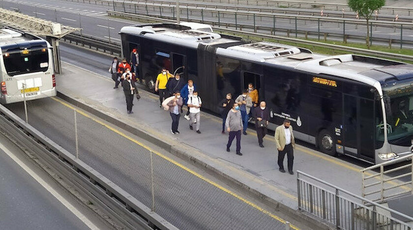 Normalleşmenin ilk sabahında İstanbul da hareketlilik başladı