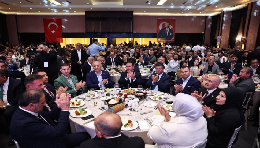 Ahmet Aras'ın AK Parti iddialarını alevlendiren fotoğraf!