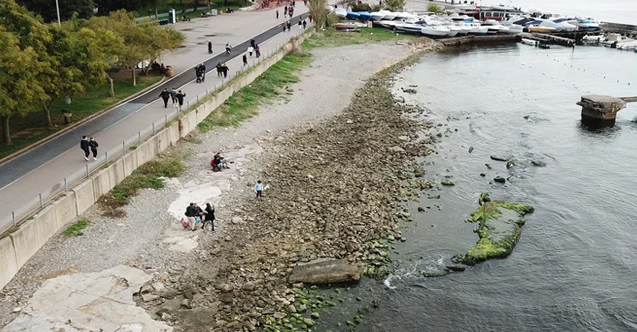 Kadıköy de sular çekildi! Büyük tedirginlik