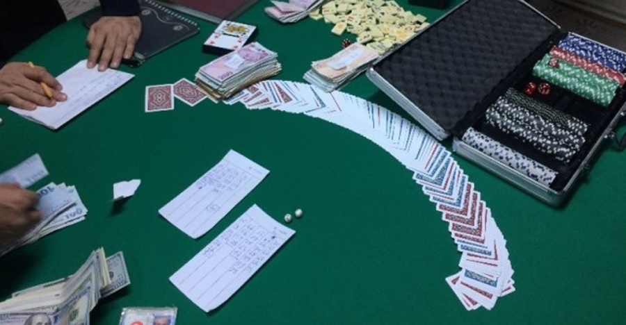 Kumar oynarken yakalanan kişilere 40 bin lira para cezası kesildi