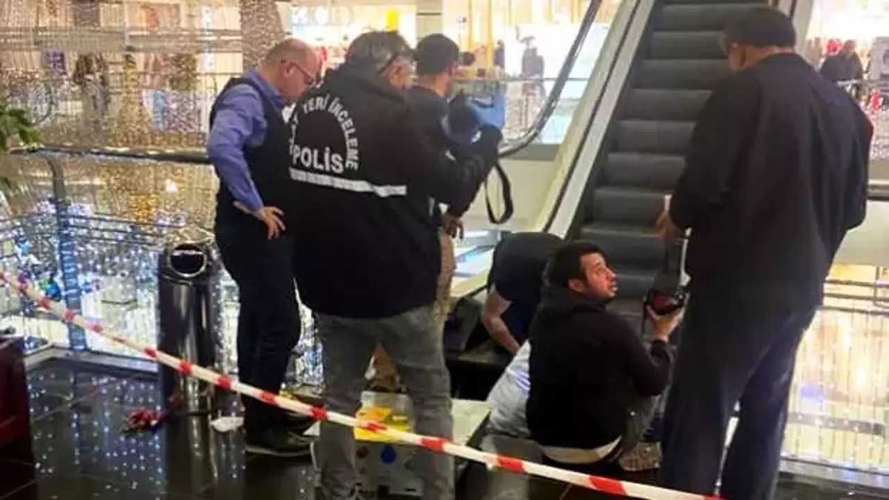 Yürüyen merdivende dehşet!