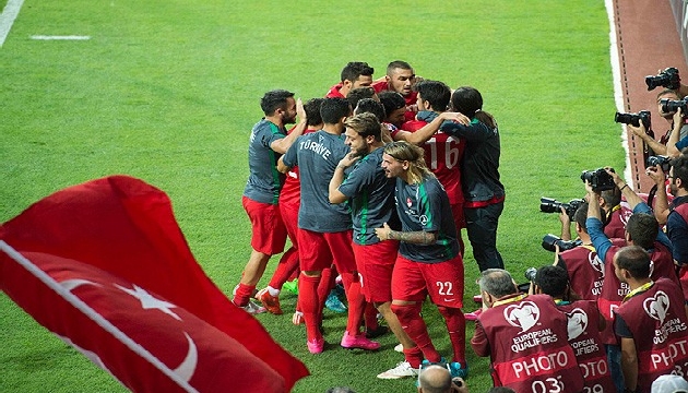 Türkiye maçı öncesi mail skandalı!