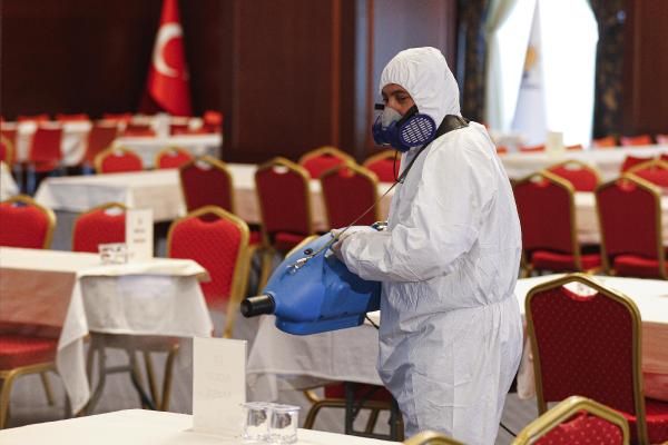 AKP Genel Merkezi dezenfekte edildi