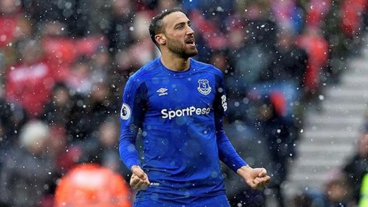 Cenk Tosun a flaş pankart