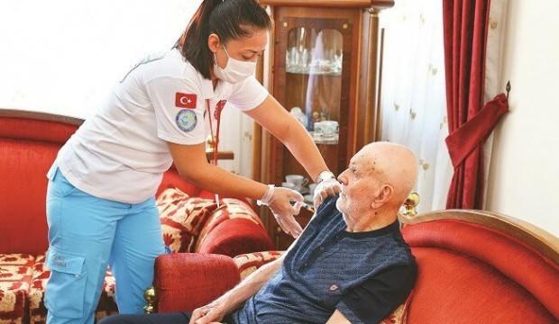 102 yaşına aşıyla girdi