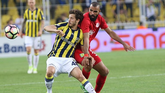 Fenerbahçe evinde kaybetti