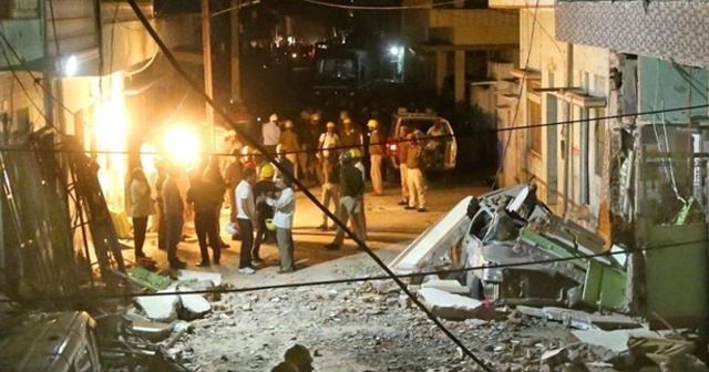 Hindistan da düğün kana bulandı: 18 ölü