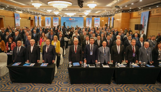 CHP'nin kampı Van'da başladı
