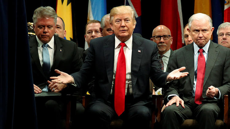 Trump için komiteye çağrı