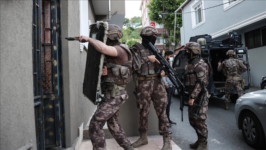 İstanbul da operasyon: Çok sayıda gözaltı