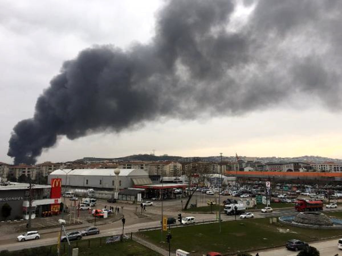 Geri dönüşüm tesisinde yangın çıktı