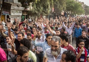 Mısır da darbe karşıtı gösterilerde 2 öğrenci öldü!