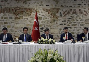 Davutoğlu, Türkiye B20 temsilcileriyle buluştu!