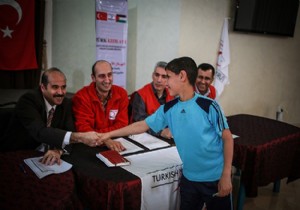 Türk Kızılay ı Gazze yi unutmadı!