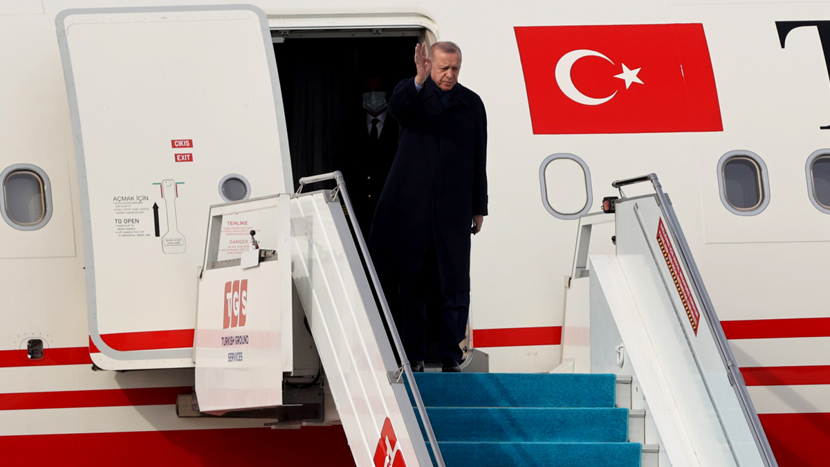 Erdoğan Türkiye ye döndü