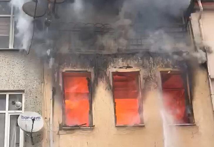 İstanbul da yangın: Bir kişi mahsur kaldı