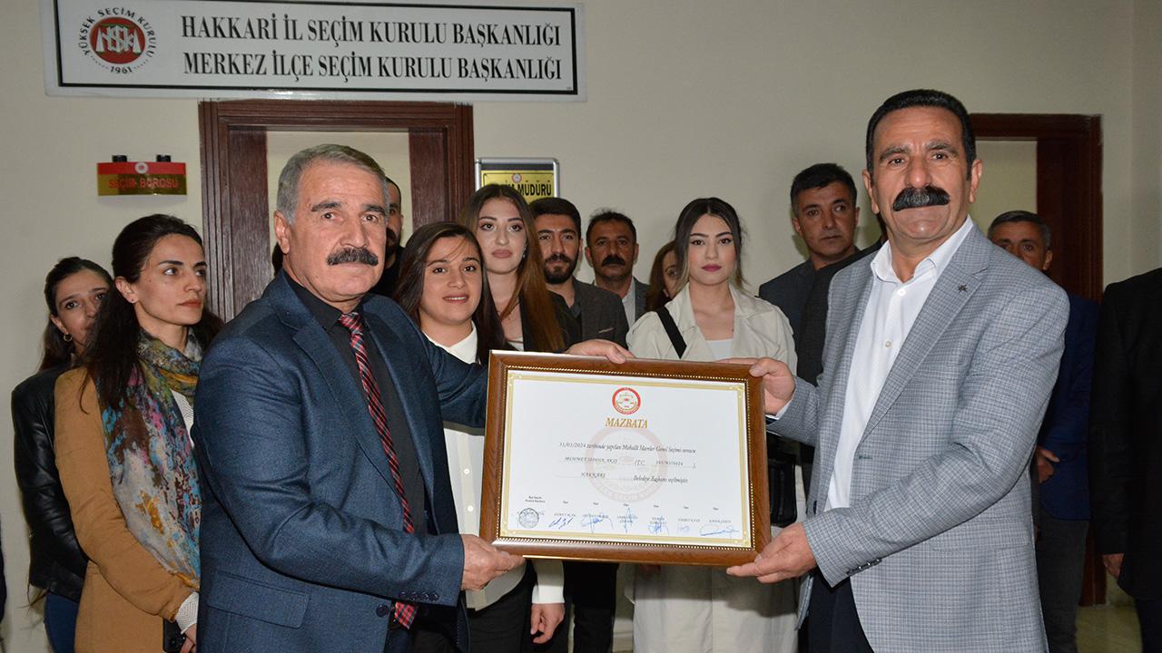 Hakkari belediye başkanı gözaltına alındı! Polis arama yapıyor
