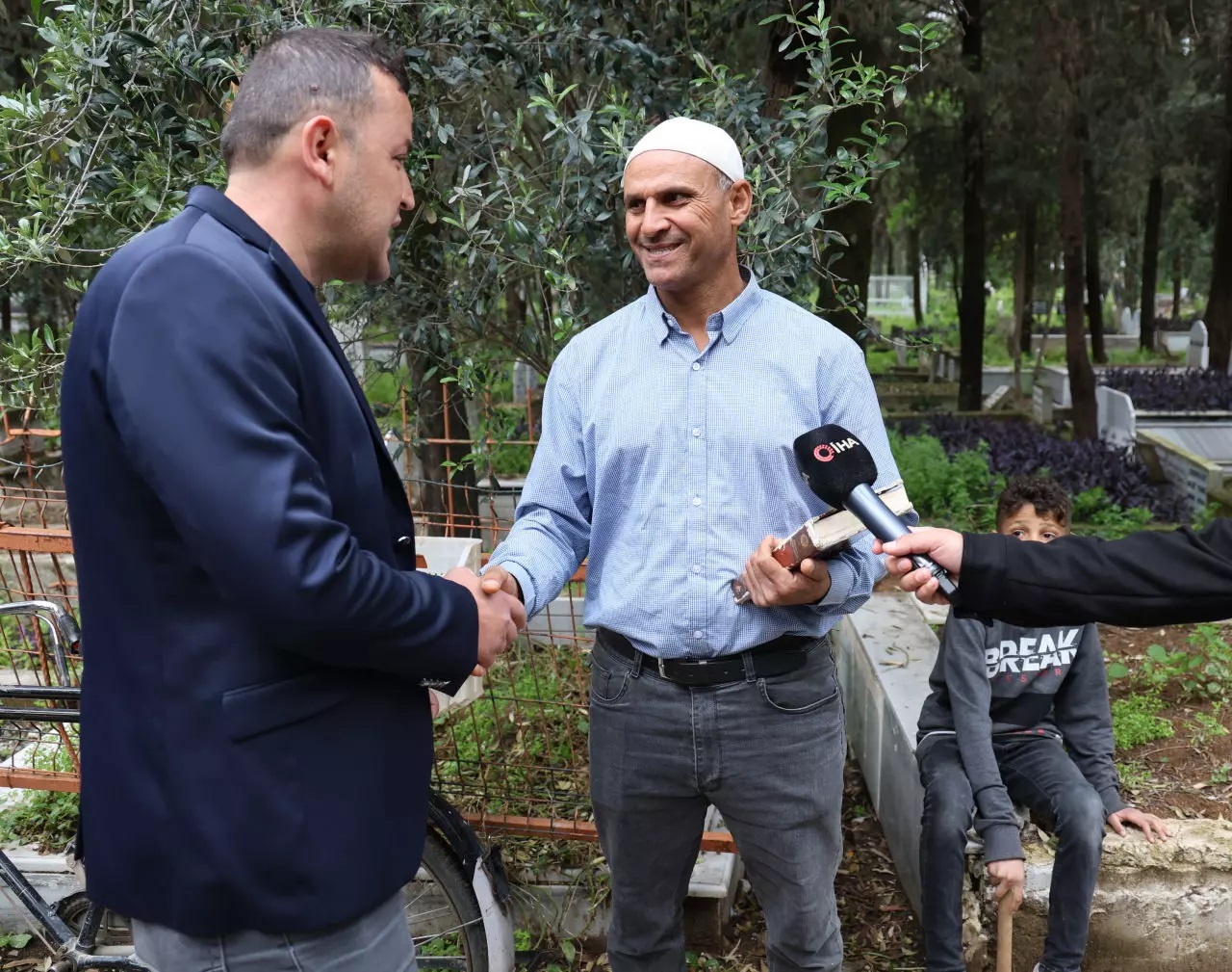 Mezarlıkta  sahte hoca  denetimi