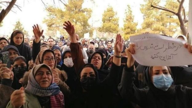 İran da 650 kız öğrenci kasten zehirlendi