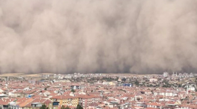 Ankara da kum fırtınası etkili oluyor