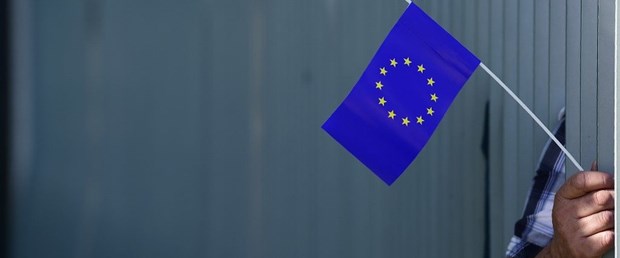 AB araştırması:Türk halkının  Avrupa Birliği ne inancında iniş var
