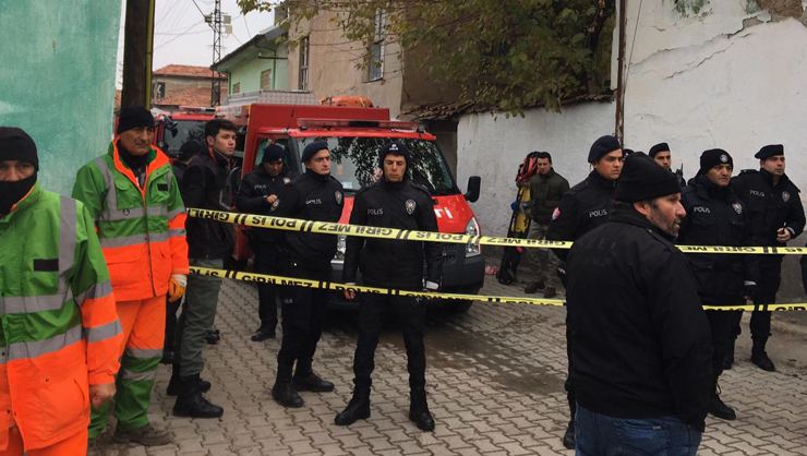 Konya da bina çöktü! Çöken binanın altında kalanların olduğu iddia edildi