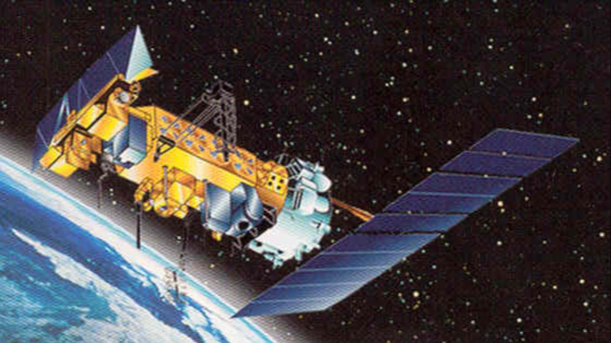 ABD nin fırlattığı uydu 16 parçaya ayrıldı