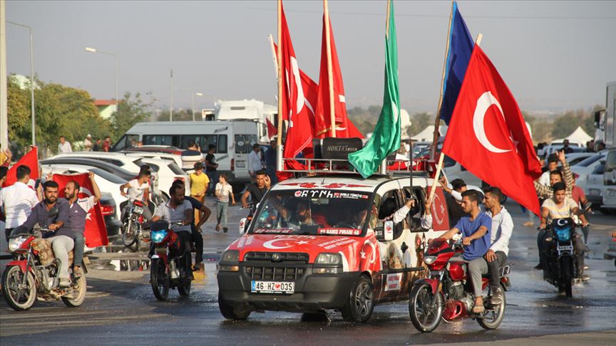 Tel Abyad ın teröristlerden kurtarılması Akçakale de sevinçle karşılandı