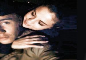 Selena Gomez Justin Bieber de Annesini de Babasını da Kovdu!