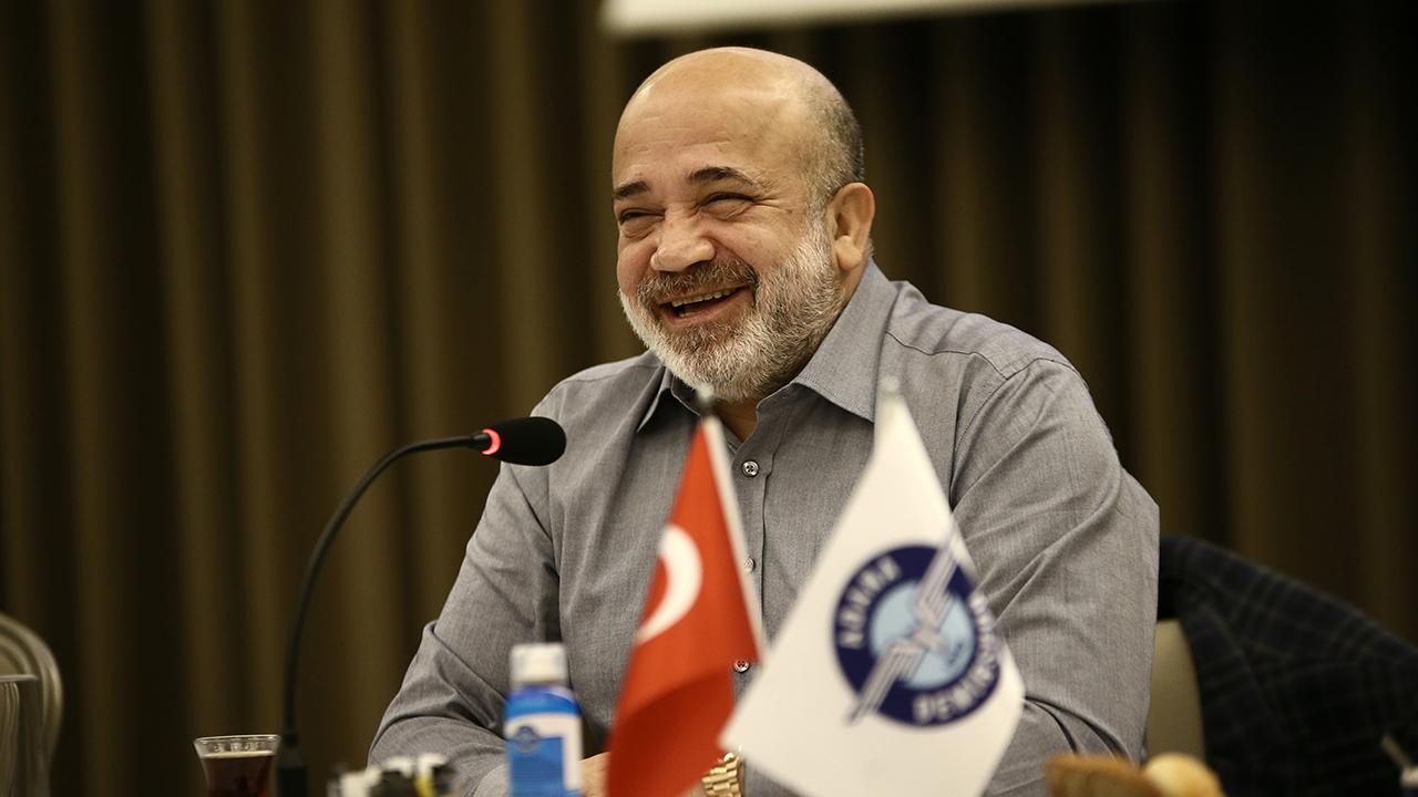 Adana Demirspor Başkanı Sancak tan istifa iddialarına şarkılı yanıt