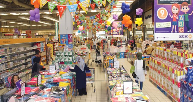 Ünlü market zinciri şubelerini bir bir kapatıyor