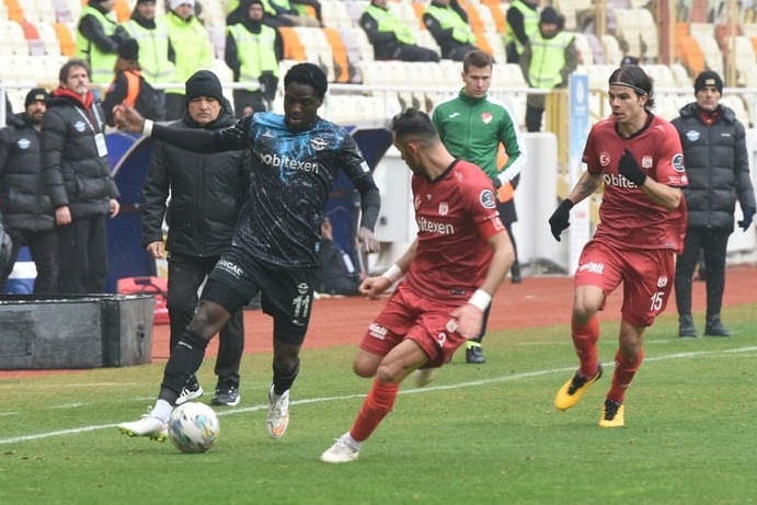 Adana Demirspor, Sivasspor deplasmanından 3 puanı kaptı