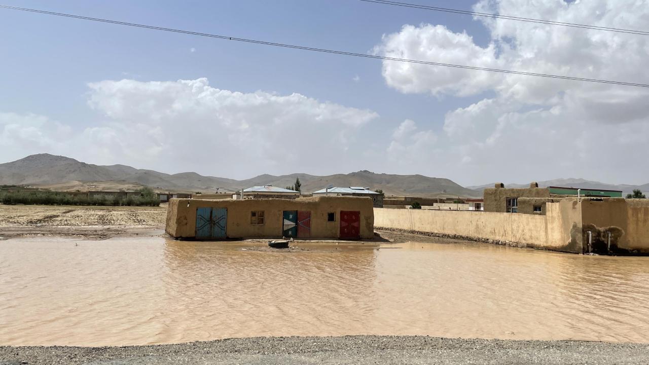 Afganistan da sel ve fırtına nedeniyle en az 35 kişi hayatını kaybetti