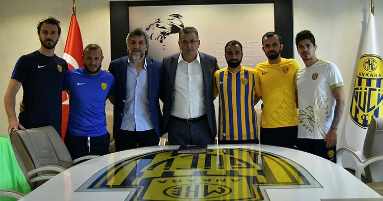 Ankaragücü nden imza şov
