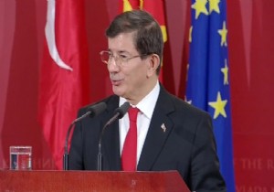 Ahmet Davutoğlu, Makedon mevkidaşı ile görüştü!