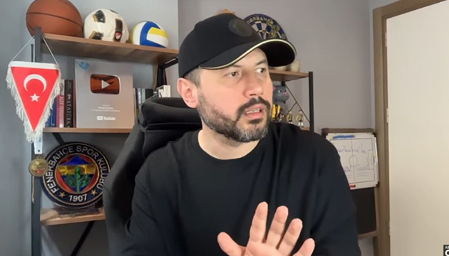 Depreme canlı yayında yakalandı!