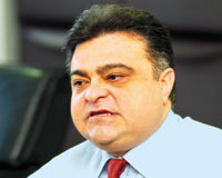 AHMET ÖZAL, PARTİ KURUYOR 