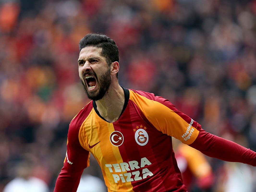 Emre Akbaba Galatasaray da kalacak mı?