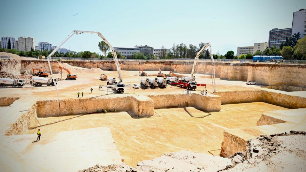 Akdeniz Üniversitesinin yeni hastane binası için temel atma töreni yapıldı