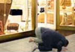 BÖYLE KOMİK PROVOKASYON GÖRÜLMEDİ! SOSYETE MEKANINDA ANLAMSIZ TAVIR..
