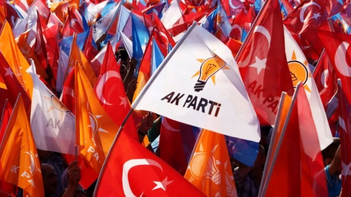 Yeni Akit yazarı Şanlıdağ dan dikkat çeken Ak Parti eleştirisi:  Bir seçimlik ömrü kaldı 