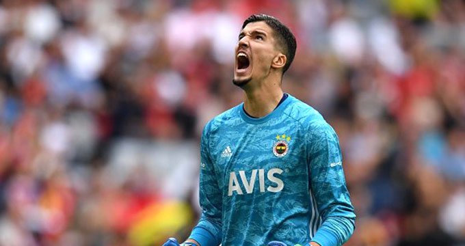 Altay Bayındır Madrid maçına damga vurdu