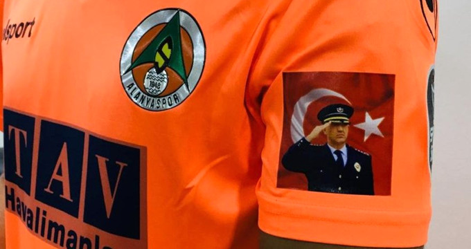 Alanyaspor-Rizespor maçında Altuğ Verdi anıldı
